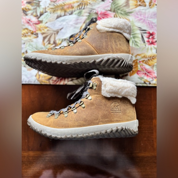 NWOT Sorel Waterproof Boots - Picture 4 of 13